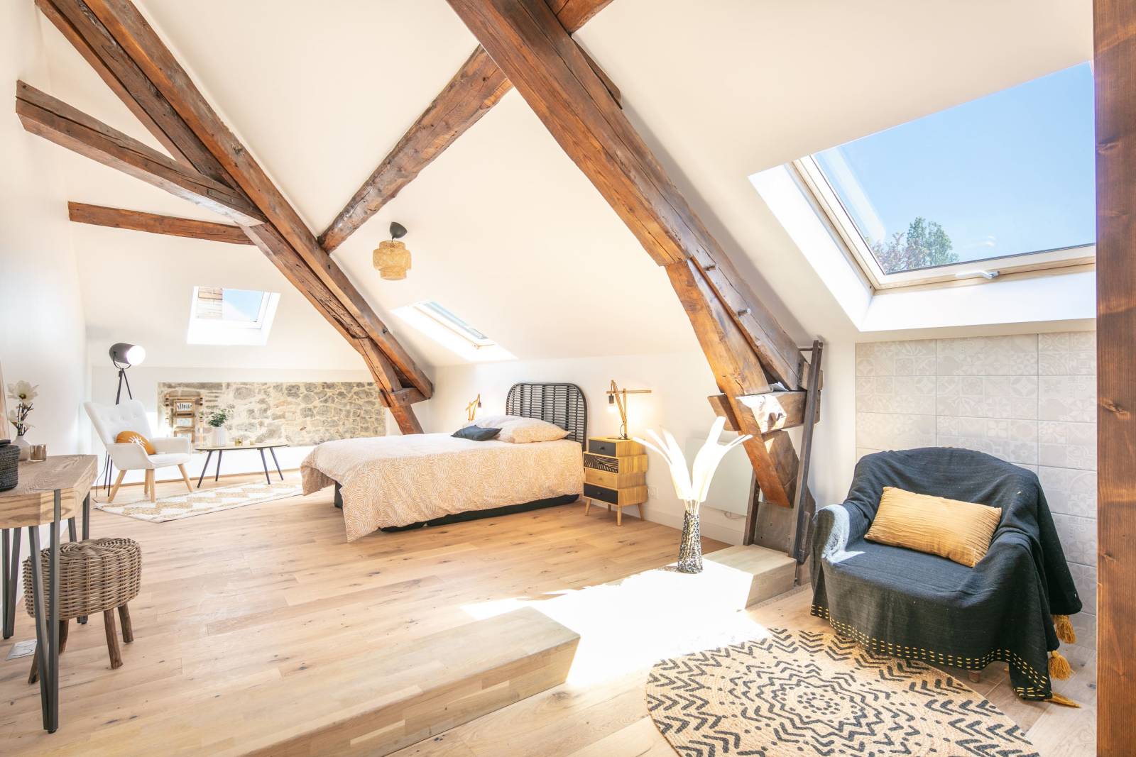 Home staging d'un duplex atypique rénové à Meylan pour valoriser les volumes et accélérer la vente