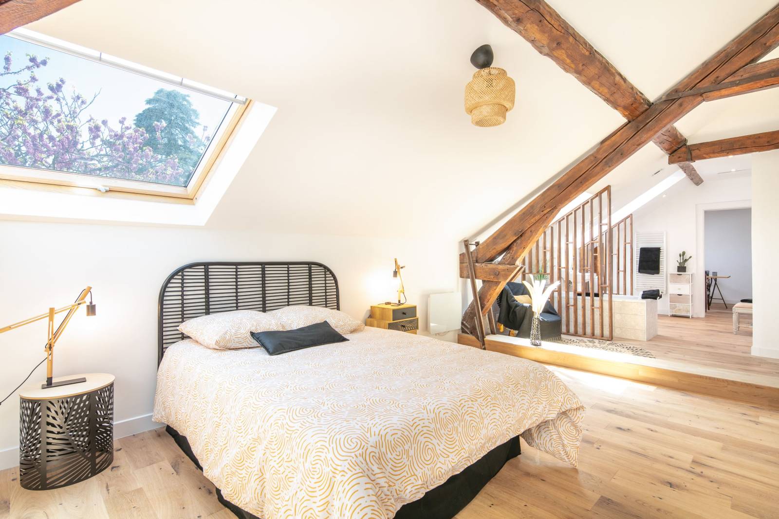 Home staging d'un duplex atypique rénové à Meylan pour valoriser les volumes et accélérer la vente