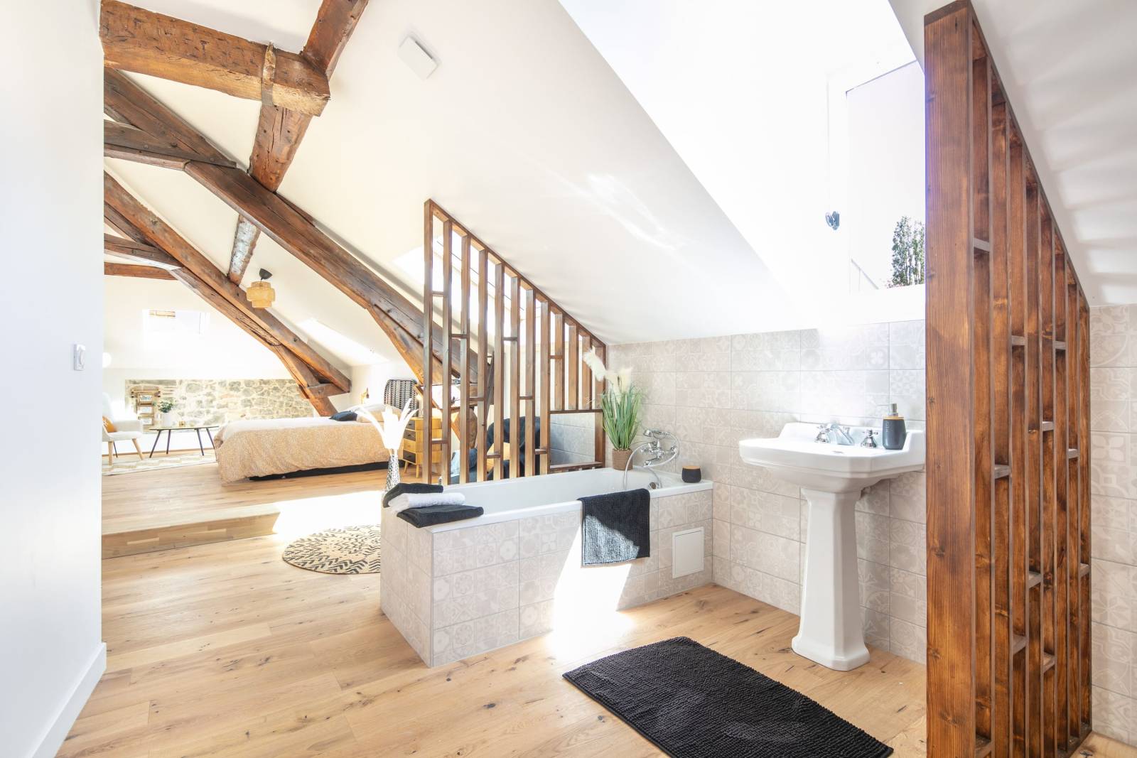 Home staging d'un duplex atypique rénové à Meylan pour valoriser les volumes et accélérer la vente