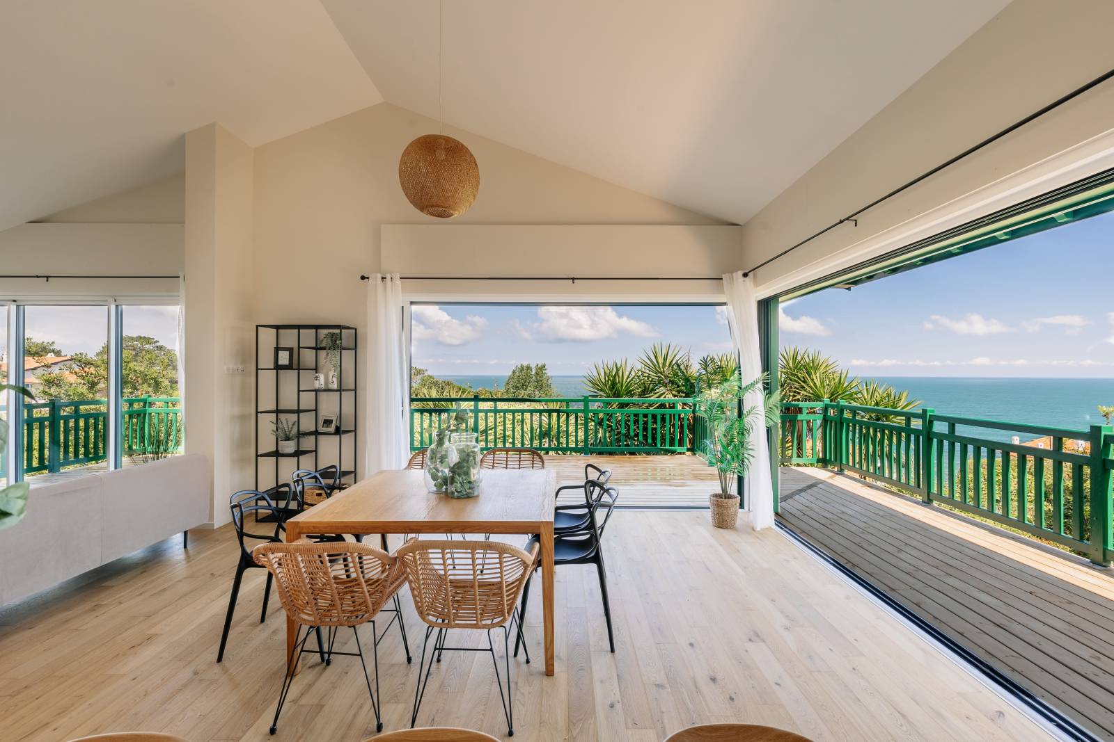 Home staging d’une villa néo-basque en bords de mer à Guéthary