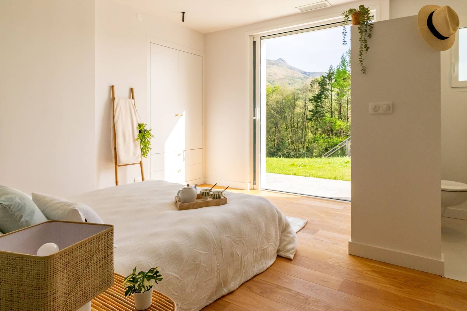 Home staging d'une villa à Ascain dans le Pays basque avant la mise en ligne sur le marché immobilier