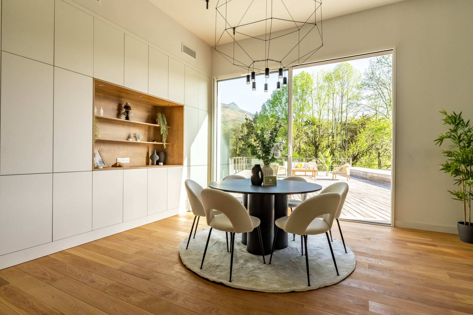 Home staging d'une villa à Ascain dans le Pays basque avant la mise en ligne sur le marché immobilier