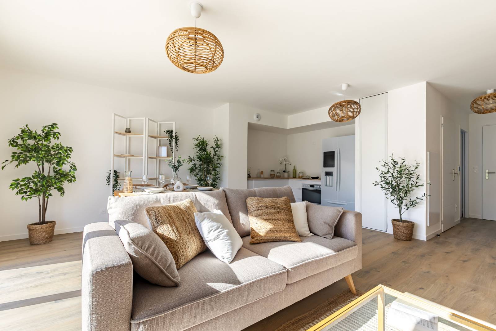 Intérieurs épurés pour logements témoins à Bègles