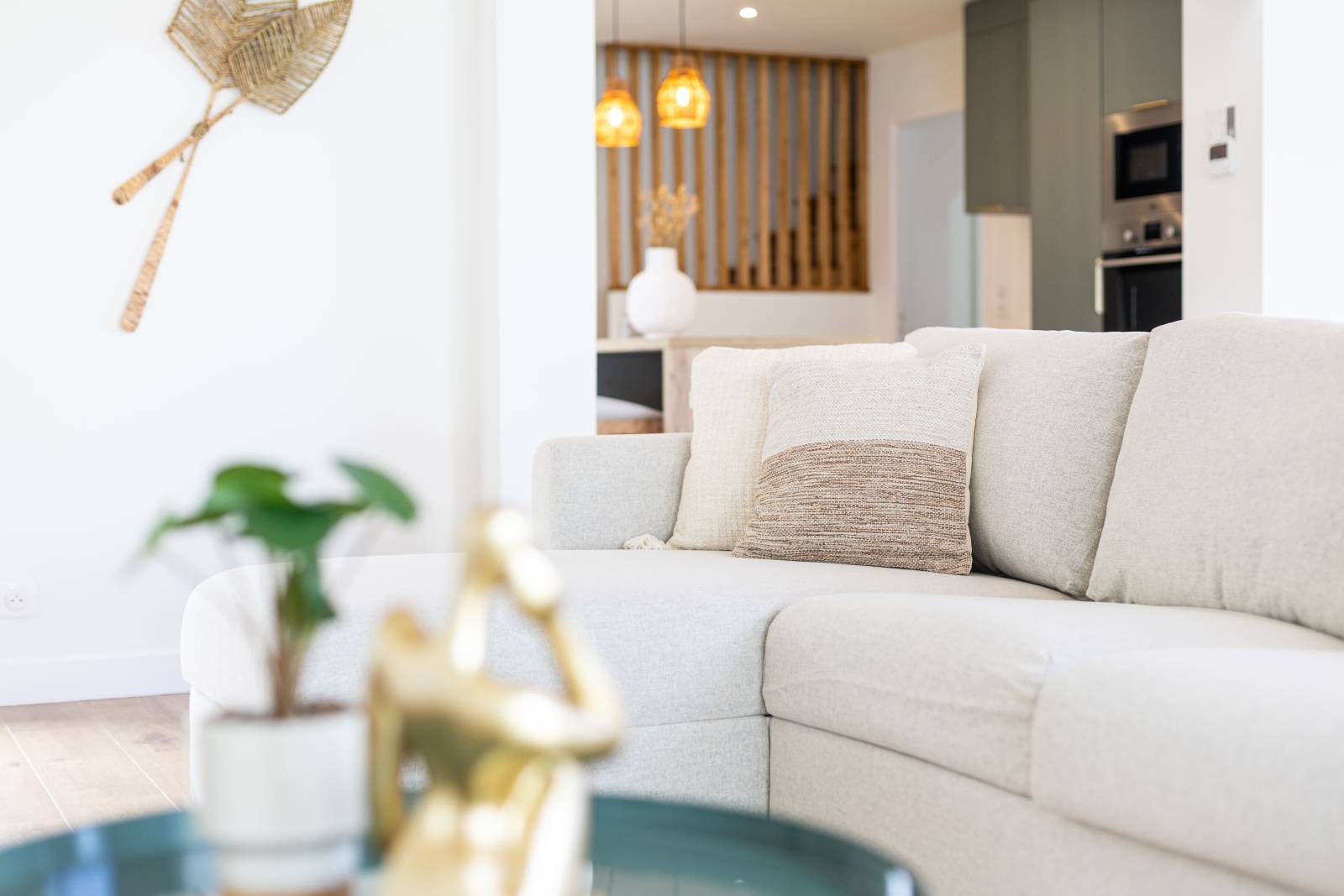 Décoration moderne et épurée pour location meublée