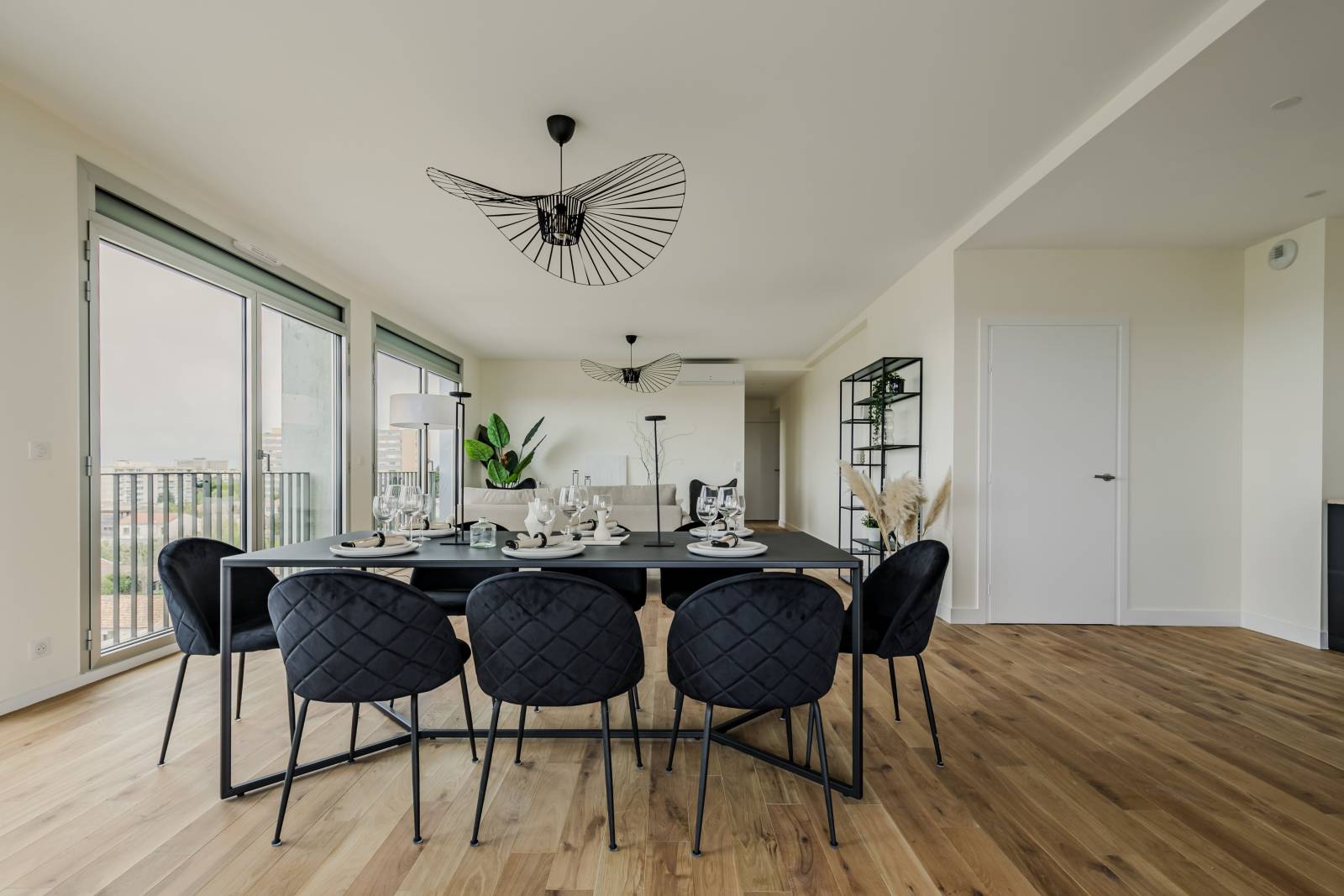 Aménagement sur-mesure d'un logement témoin haut de gamme à Caudéran