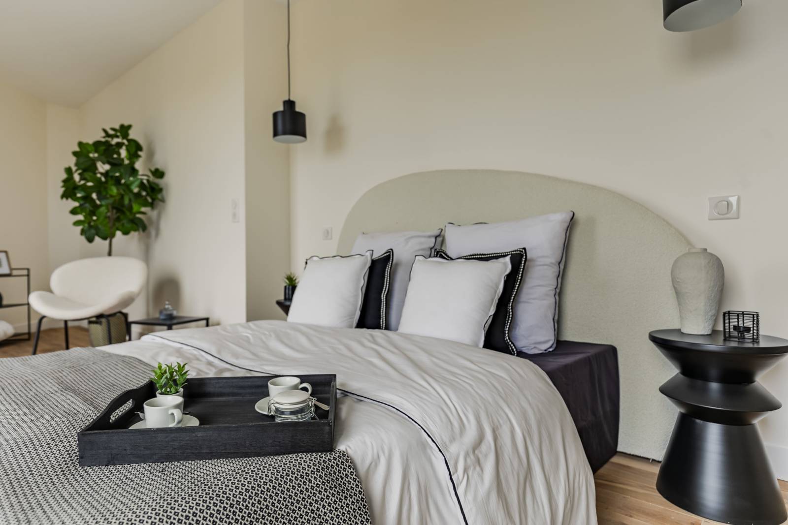 Aménagement sur-mesure d'un logement témoin haut de gamme à Caudéran