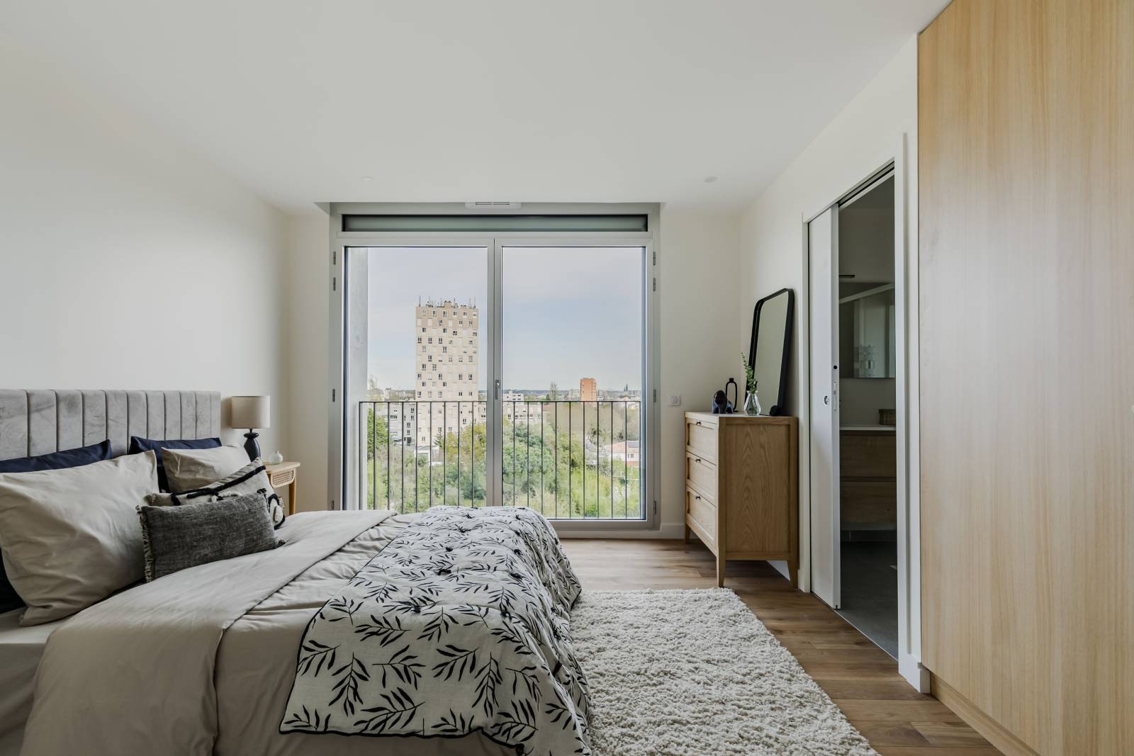 Aménagement sur-mesure d'un logement témoin haut de gamme à Caudéran