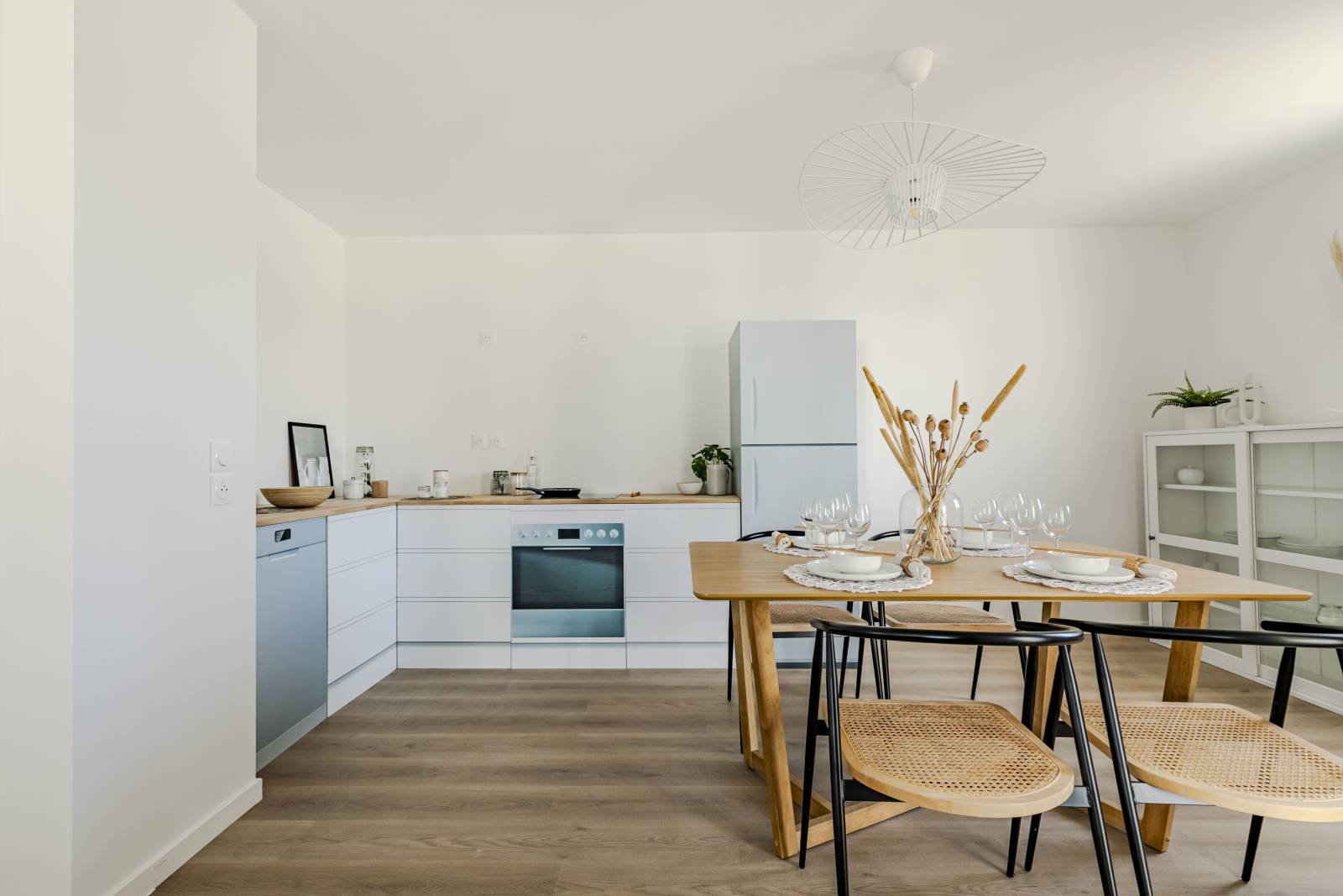 Aménagement d’un appartement témoin T3 avec vue panoramique sur Bordeaux