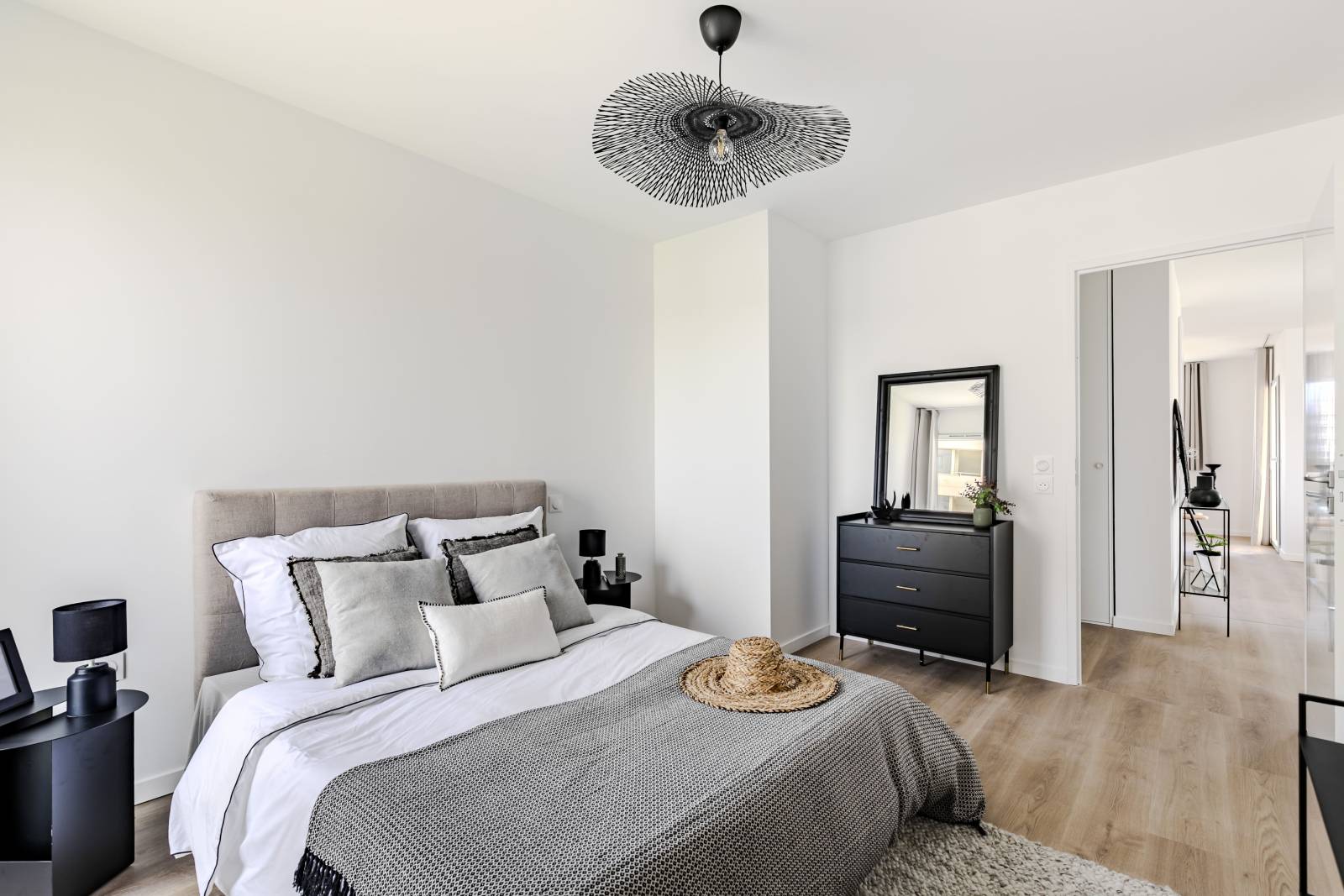 Aménagement d’un appartement témoin T3 avec vue panoramique sur Bordeaux