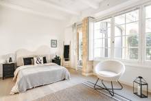 Décoration de chambre confortable et lumineuse pour home staging à La Rochelle