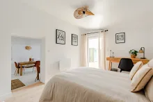 Aménagement intérieur d’une maison rénovée en coliving de 7 chambres à Pessac